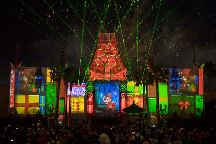 Natal na Disney 2019: Show de fogos no Teatro Chinês do Hollywood Studios chamado de JINGLE BELL, JINGLE BAM.