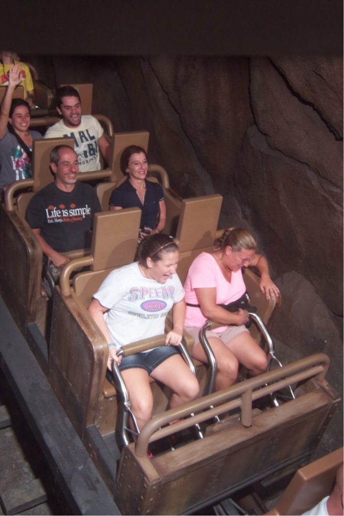 atrações imperdíveis do magic kingdom big thunder mountain
