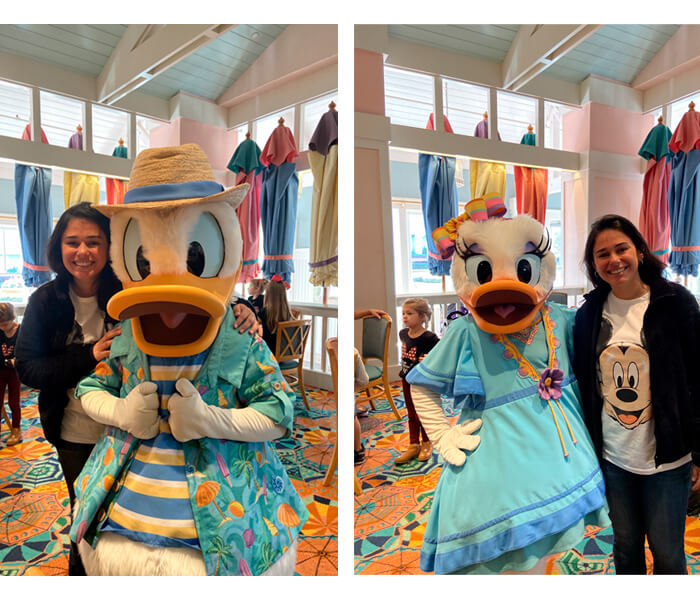 café da manhã com personagens na Disney. Nessas estou com o Donald e a Margarida.