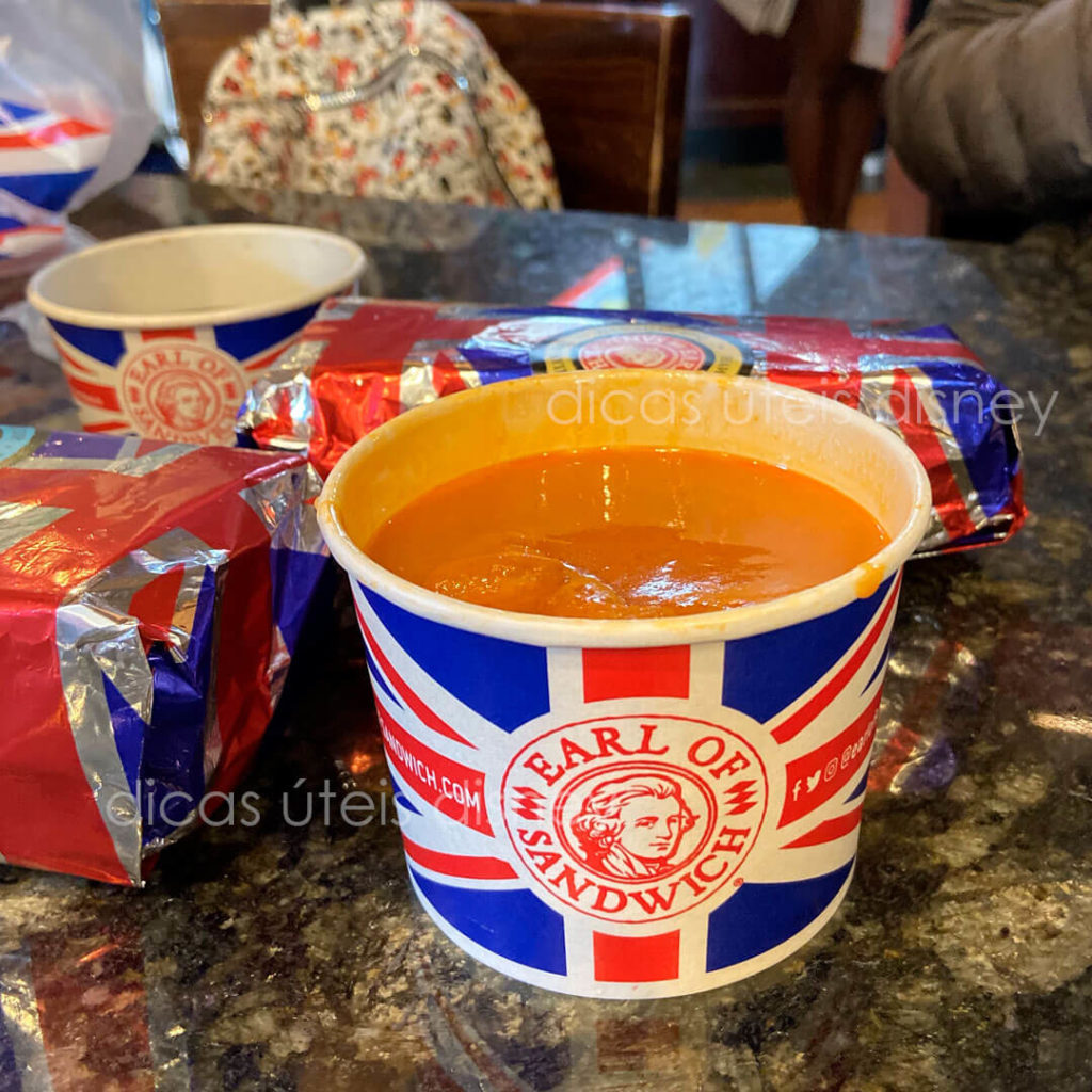 Earl of Sandwich Disney Springs sopa