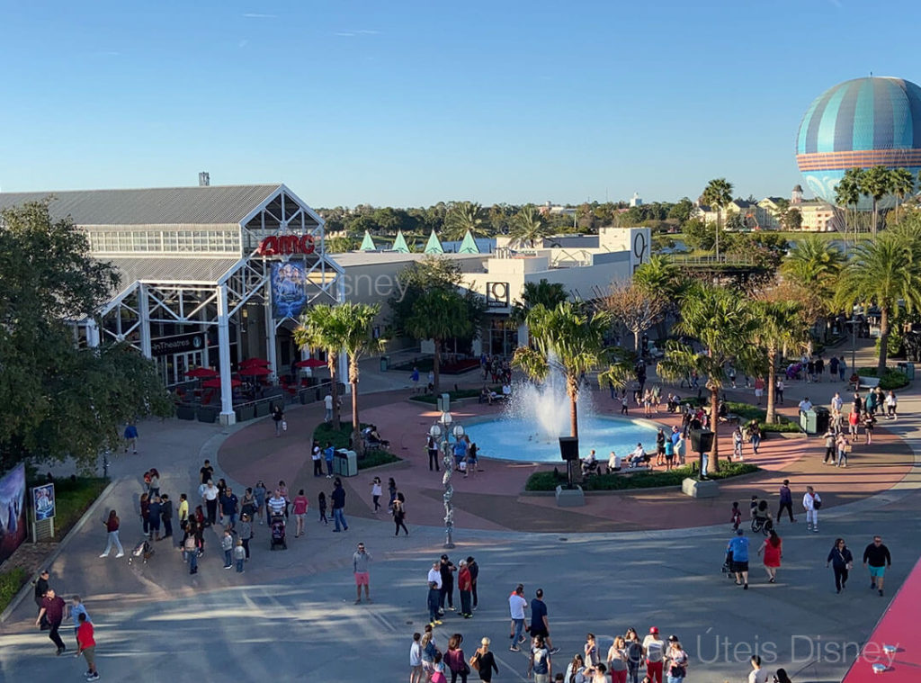 Disney Springs reabre no dia 20 de maio de 2020. Imagens do alto da loja da Coca Cola para o Cinema AMC.