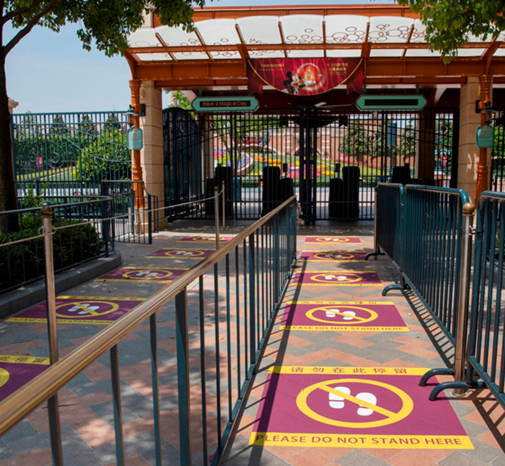 Disneyland Shanghai reabre distanciamento físico