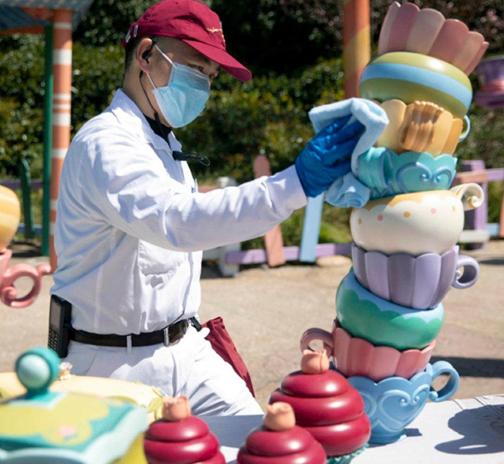 Disneyland Shanghai reabre limpeza higienização