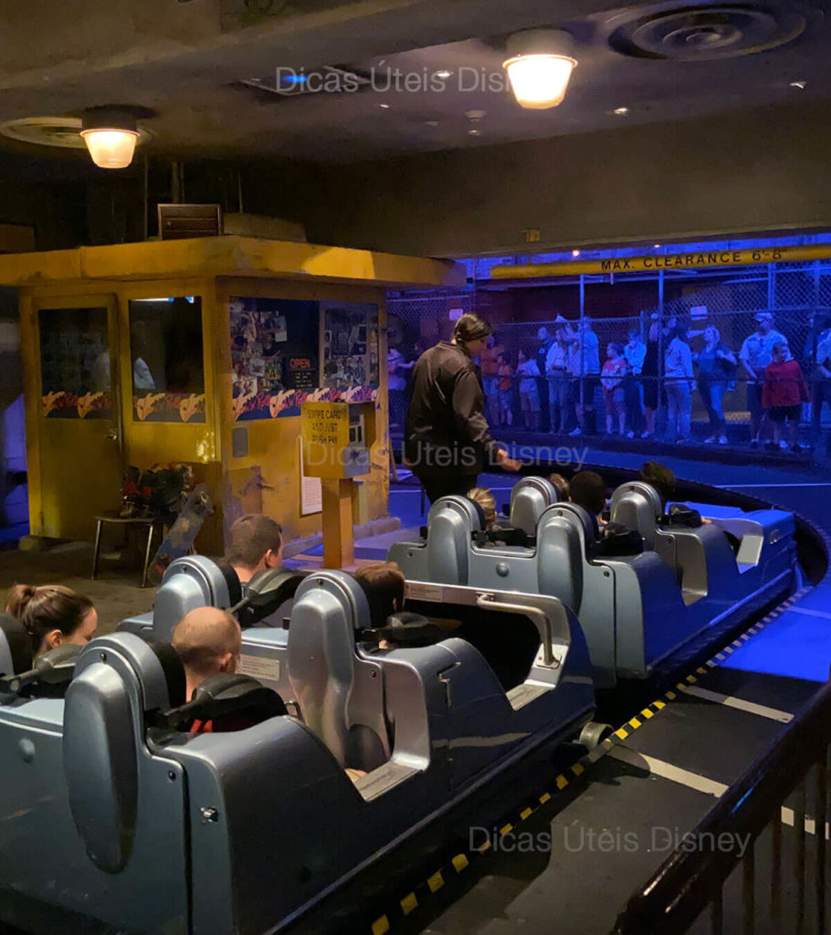 atracoes_mais_concorridas_hollywood_studios-Rock_n_Roller_coaster_montanha_russa_aerosmith_1-Dicas_Uteis_Disney