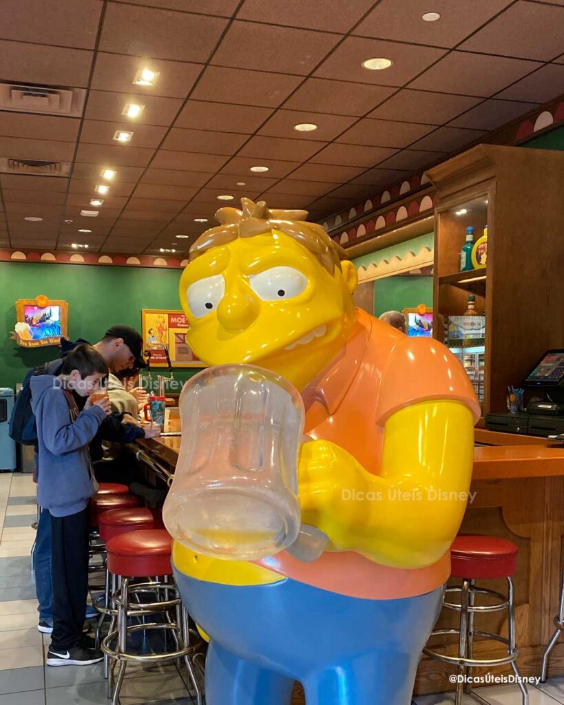 Como é a área dos Simpsons no parque Universal Studios Duff Beer Restaurantate