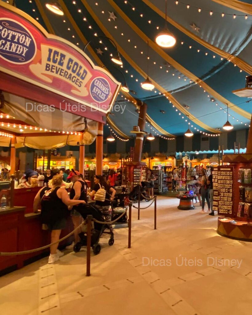 como-e-fantasyland-magic-kingdom-loja-big-top-souvenirs-dicas-uteis-disney