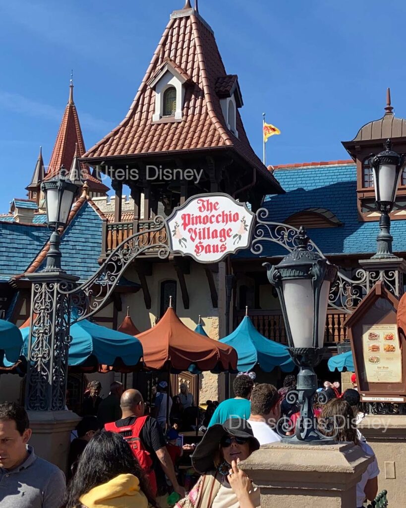 como-e-fantasyland-magic-kingdom-restaurante-pinocchio-village-haus-dicas-uteis-disney
