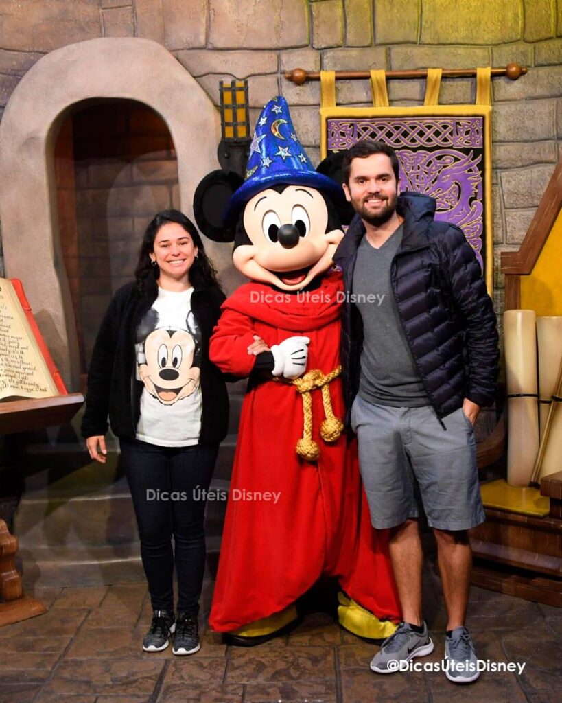 Como é a Commissary Lane no Hollywood Studios mickey feiticeiro