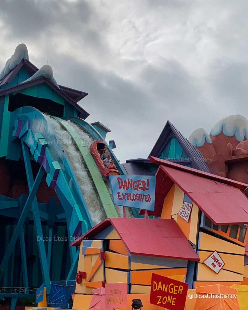 como-e-area-toon-lagoon-islands-of-adventure-DodleyDo-Rights-Ripsaw-Falls-atracao-2-dicas-uteis-disney