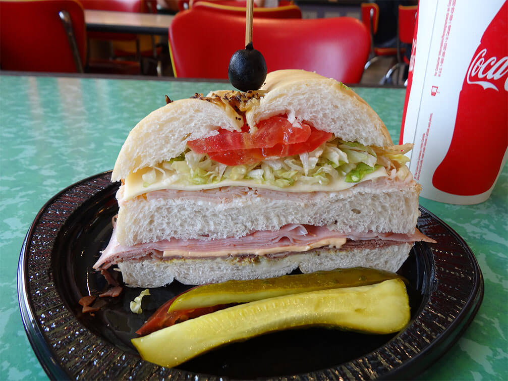 como-e-area-toon-lagoon-islands-of-adventure-blondies-restaurante-dagwood-sanduiche-como-e-dicas-uteis-disney