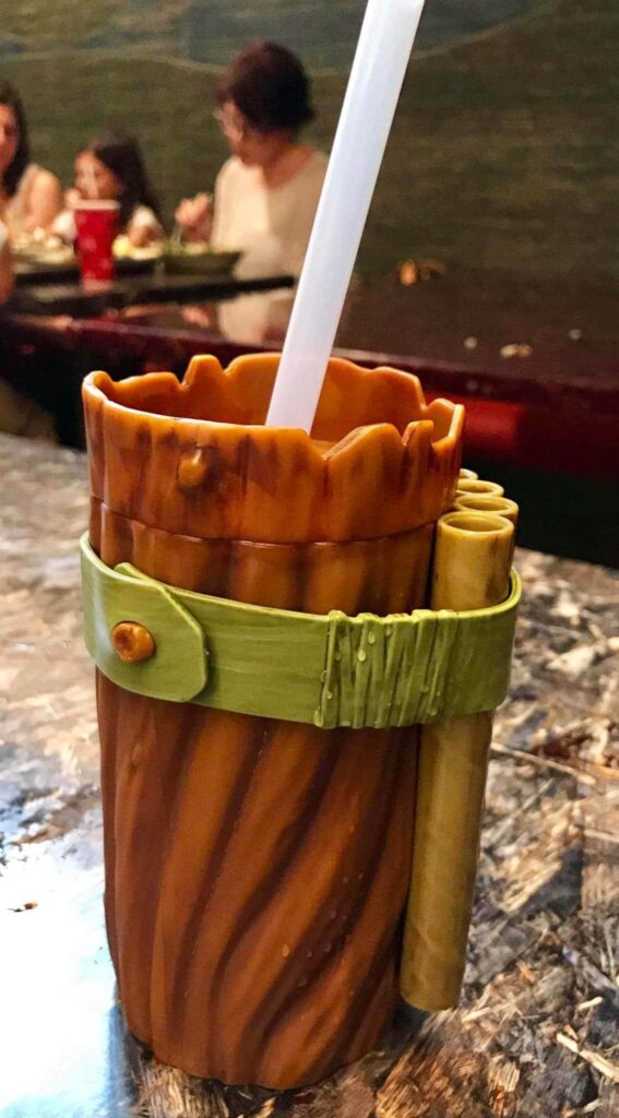 como-e-restaurante-satuli-canteen-avatar-pandora-sunrise-glass-animal-kingdom-dicas-uteis-disney.-4jpg