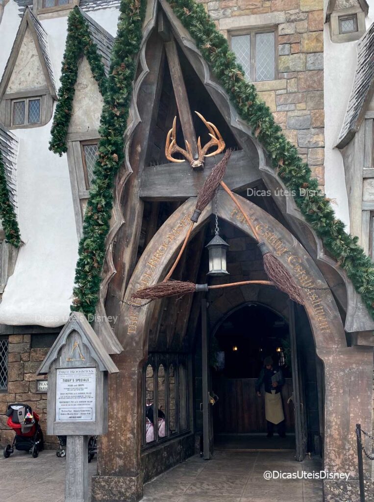 como-area-harry-potter-hogsmeade-islands-of-adventure-restaurante-3-vassouras-dicas-uteis-disney