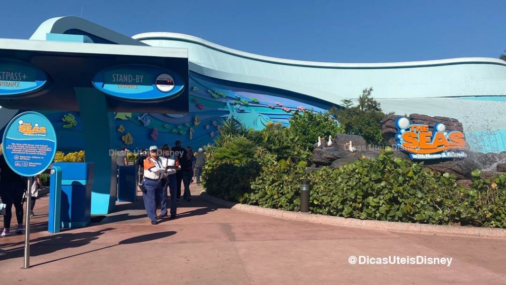como-e-area-future-world-west-epcot-atracao-the-seas-with-nemo-entrada-dicas-uteis-disney