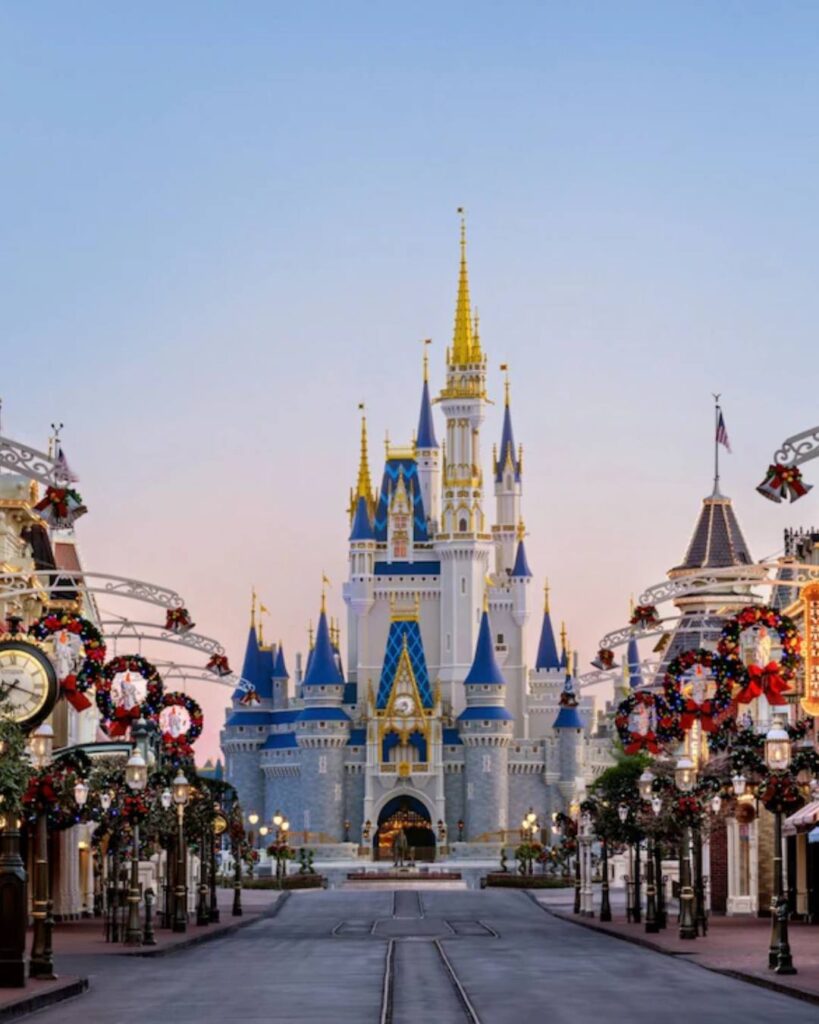 Main Street na festa de natal do Magic Kingdom 2026